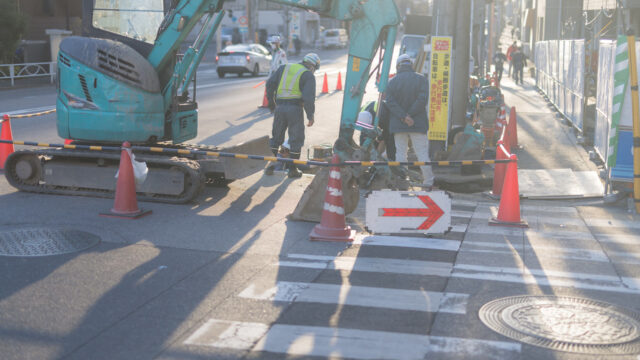 都市計画道路予定地に関する建築規制の説明不足が契約解除理由とならなかった事例